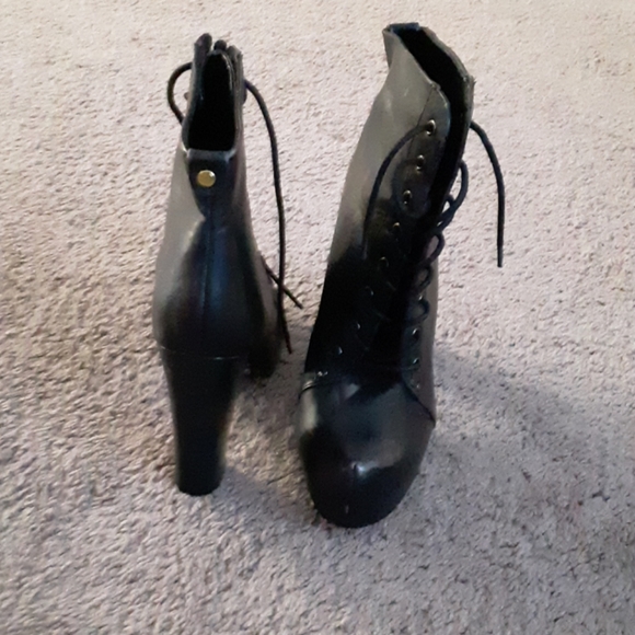 Blk ankle boots - Picture 2 of 2